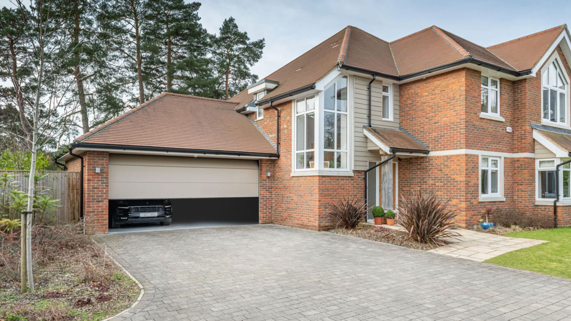 Cardale Garage Doors